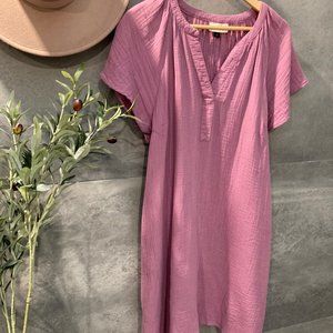 Super adorable summer dress with pockets ~~universal threads !!size large